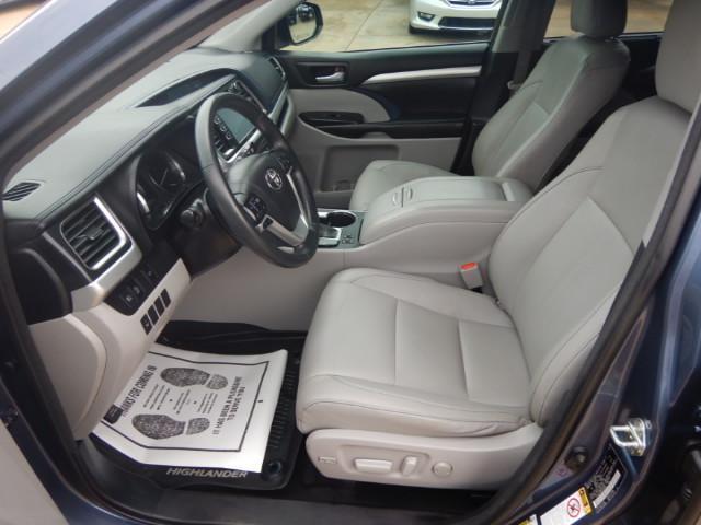 Toyota Highlander XLE AWD V6 2017