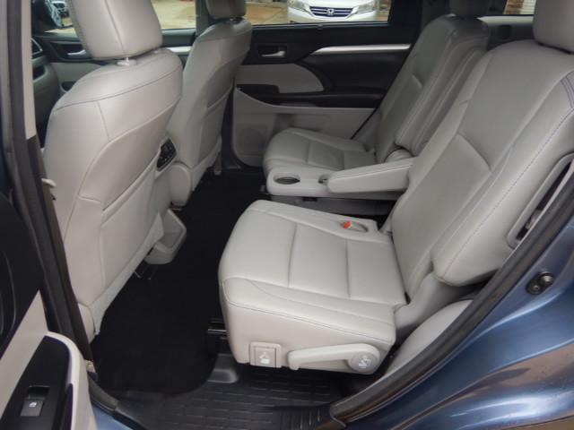 Toyota Highlander XLE AWD V6 2017