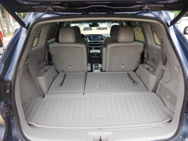 Toyota Highlander XLE AWD V6 2017