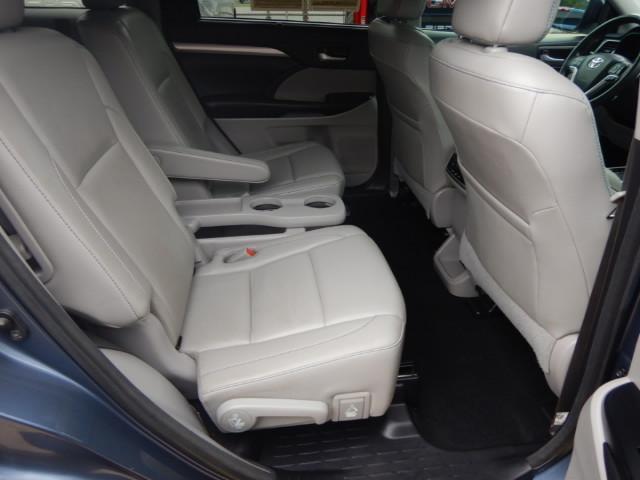 Toyota Highlander XLE AWD V6 2017