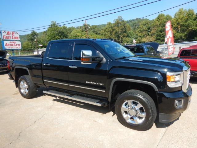 GMC Sierra 3500HD Denali Crew Cab 4WD 2017