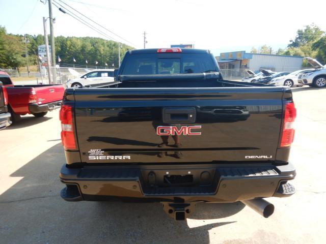 GMC Sierra 3500HD Denali Crew Cab 4WD 2017