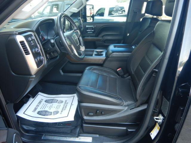 GMC Sierra 3500HD Denali Crew Cab 4WD 2017