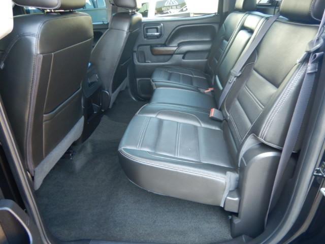GMC Sierra 3500HD Denali Crew Cab 4WD 2017
