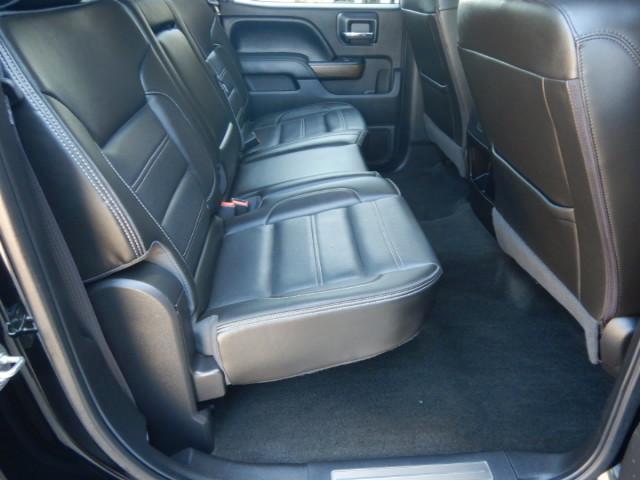 GMC Sierra 3500HD Denali Crew Cab 4WD 2017