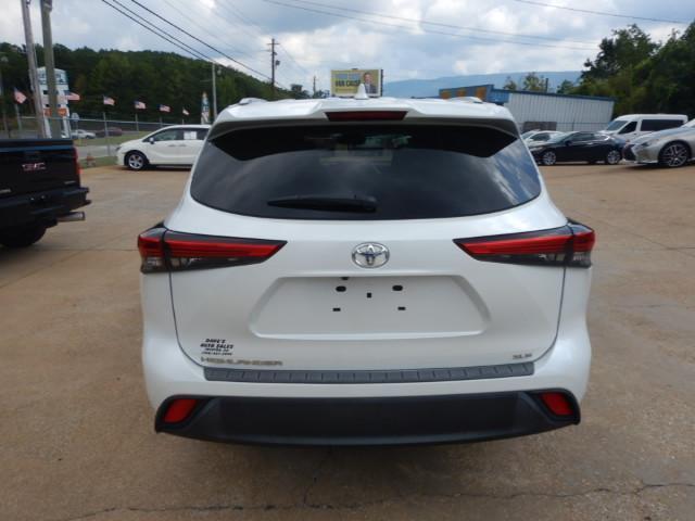 Toyota Highlander XLE FWD V6 2022