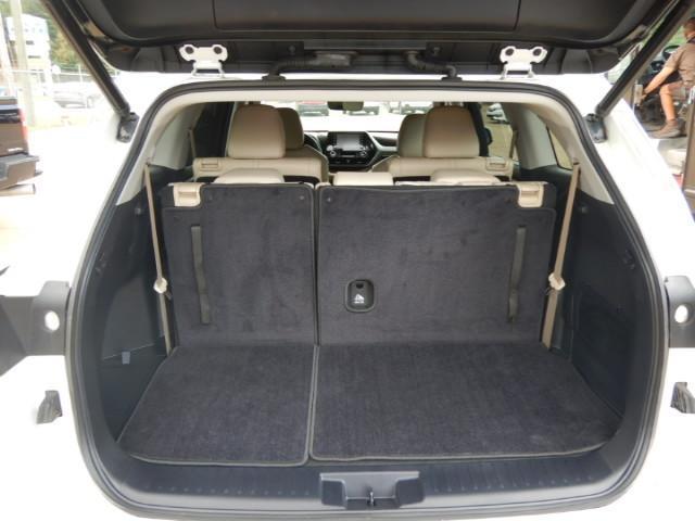 Toyota Highlander XLE FWD V6 2022
