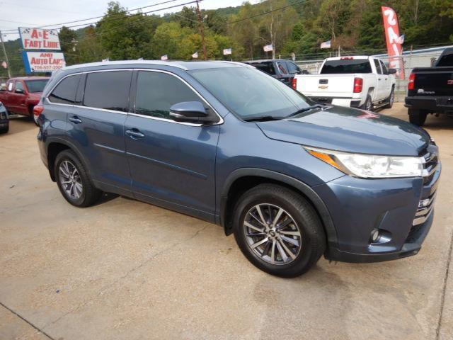Toyota Highlander XLE AWD V6 2017