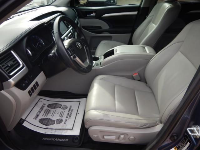 Toyota Highlander XLE AWD V6 2017