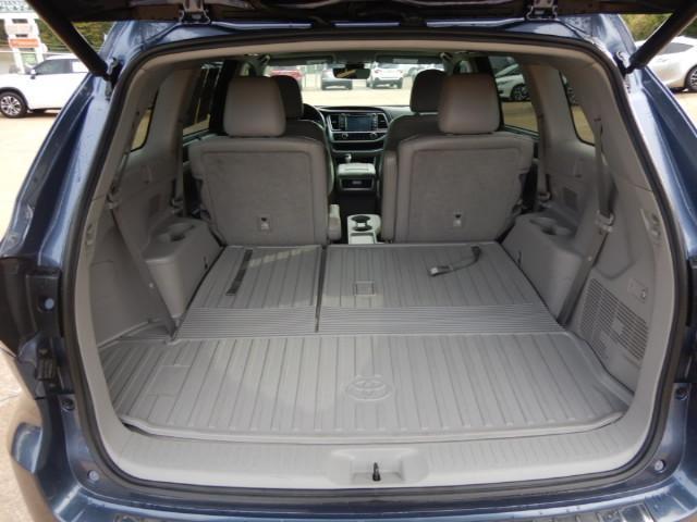 Toyota Highlander XLE AWD V6 2017