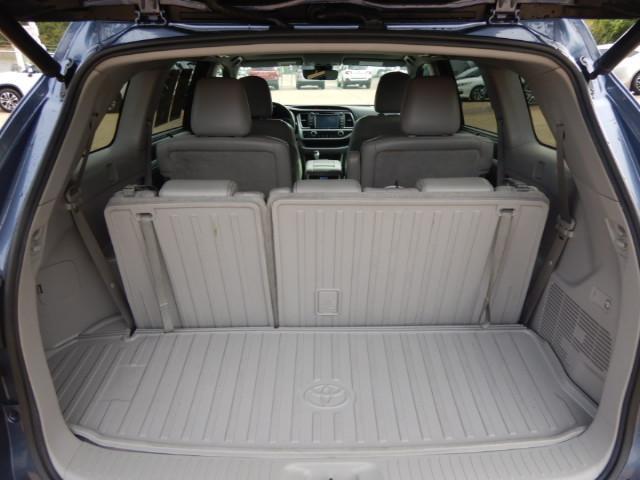 Toyota Highlander XLE AWD V6 2017