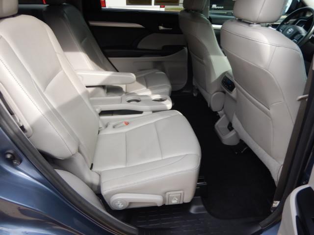 Toyota Highlander XLE AWD V6 2017
