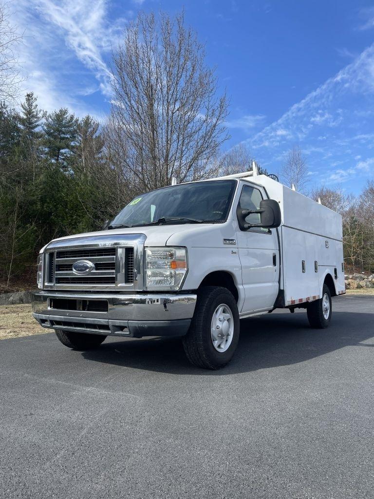 Ford Econoline E-350 Super Duty 2010