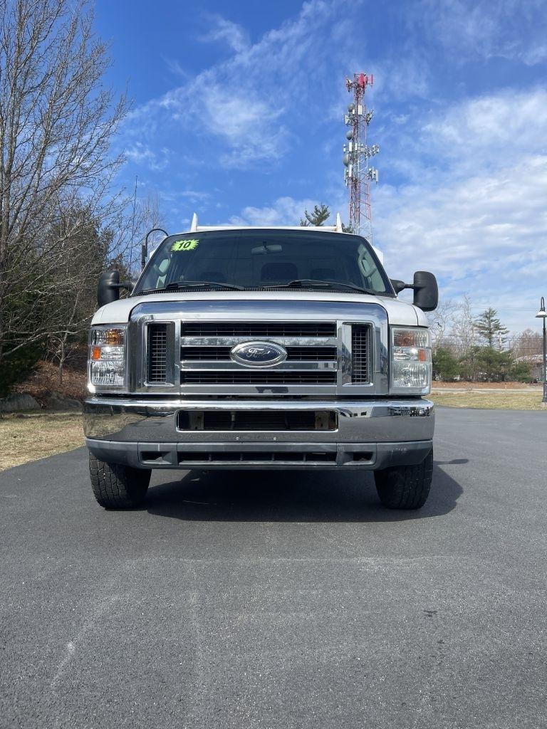 Ford Econoline E-350 Super Duty 2010