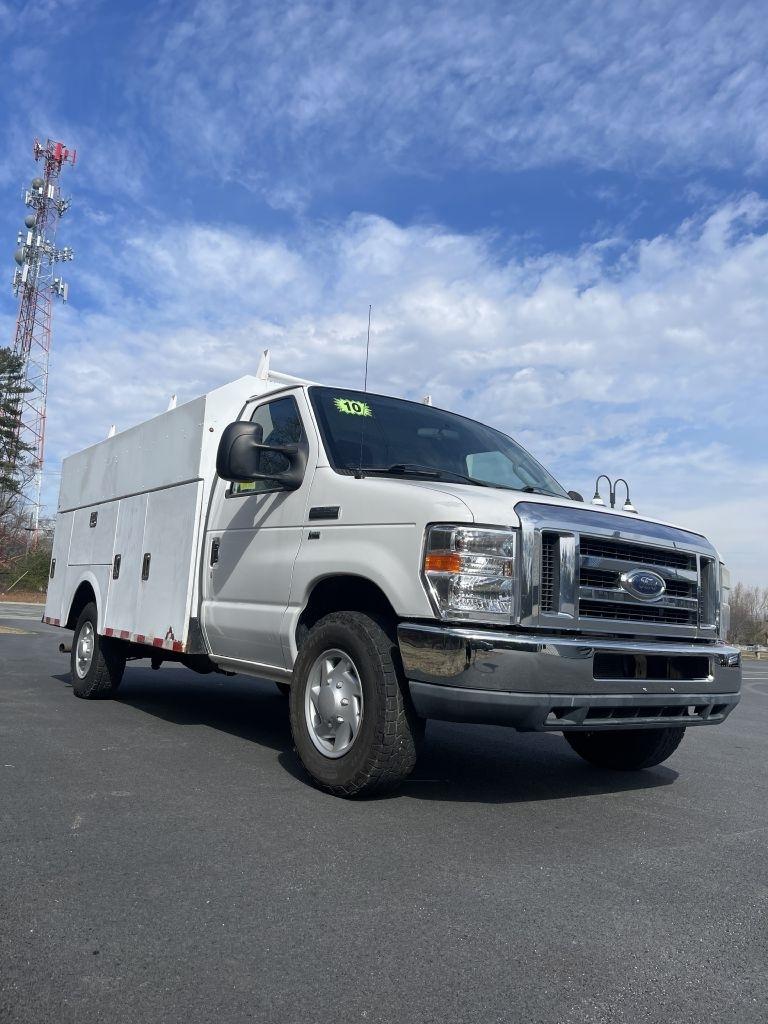 Ford Econoline E-350 Super Duty 2010