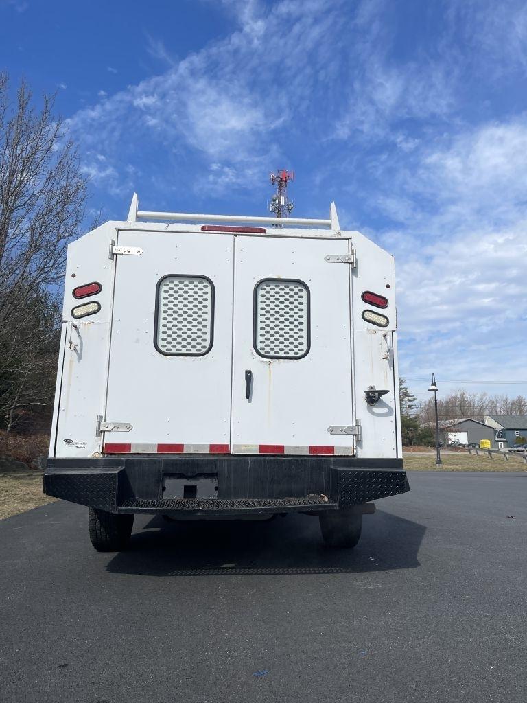 Ford Econoline E-350 Super Duty 2010