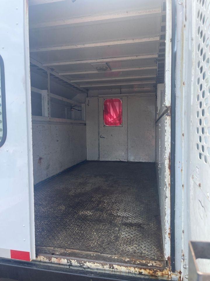 Ford Econoline E-350 Super Duty 2010