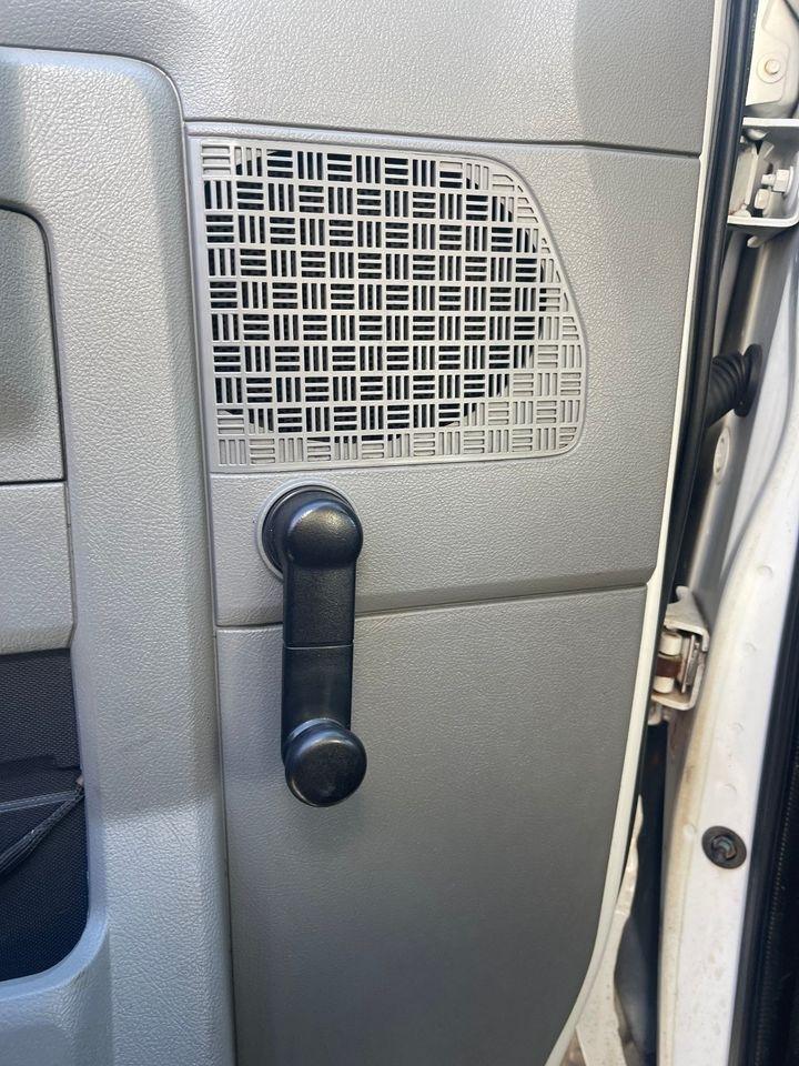 Ford Econoline E-350 Super Duty 2010