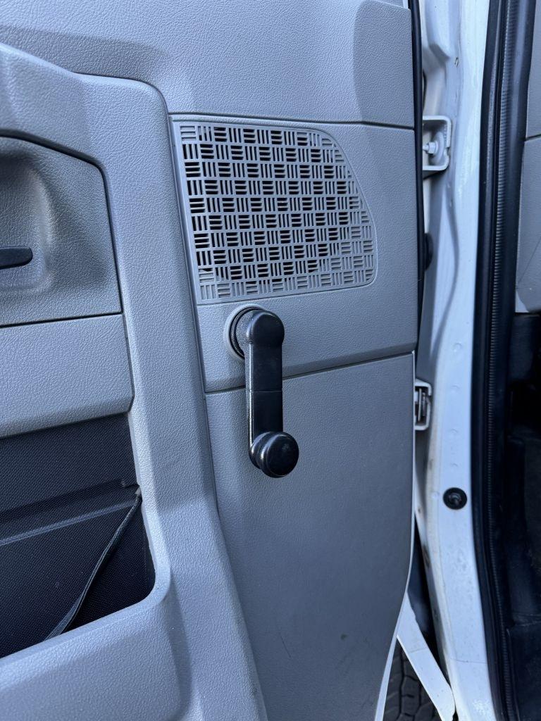 Ford Econoline E-350 Super Duty 2010