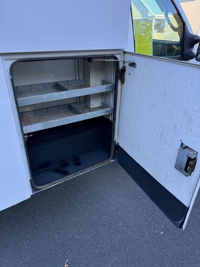 Ford Econoline E-350 Super Duty 2010