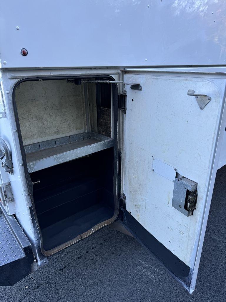 Ford Econoline E-350 Super Duty 2010