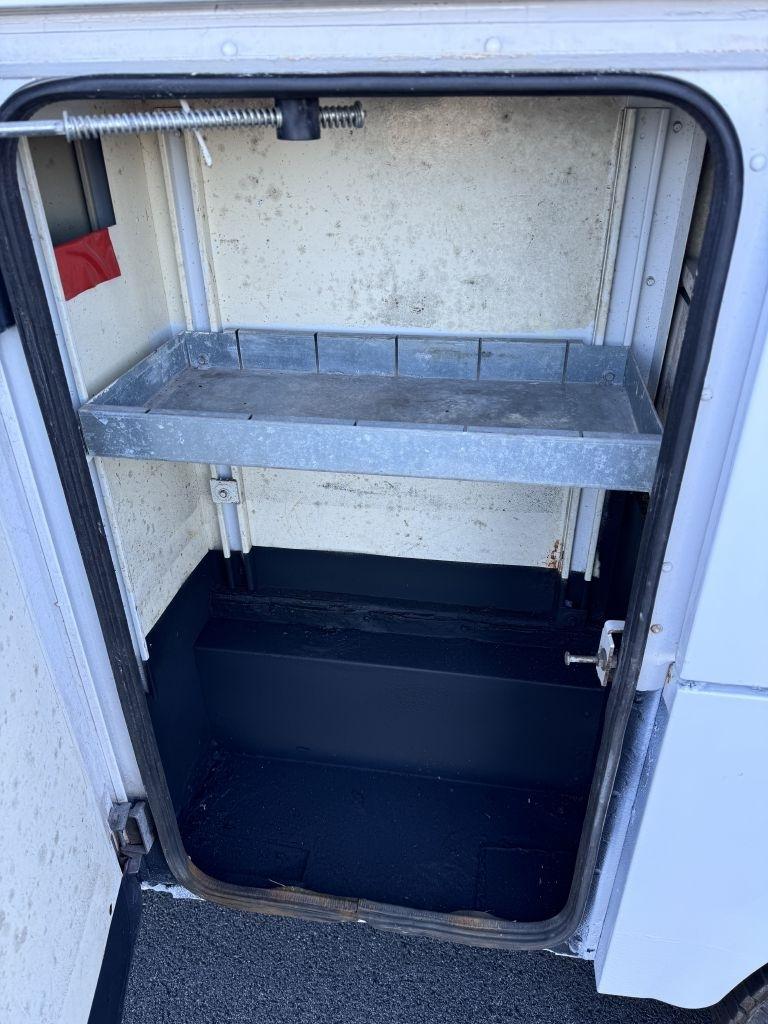 Ford Econoline E-350 Super Duty 2010