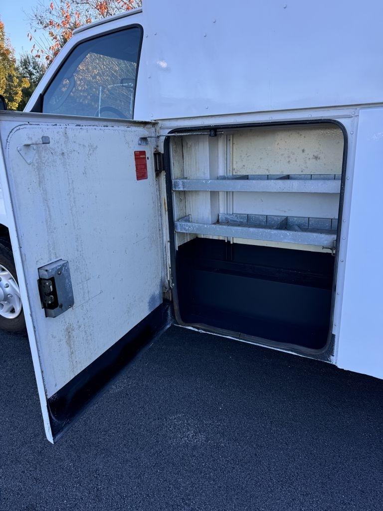 Ford Econoline E-350 Super Duty 2010