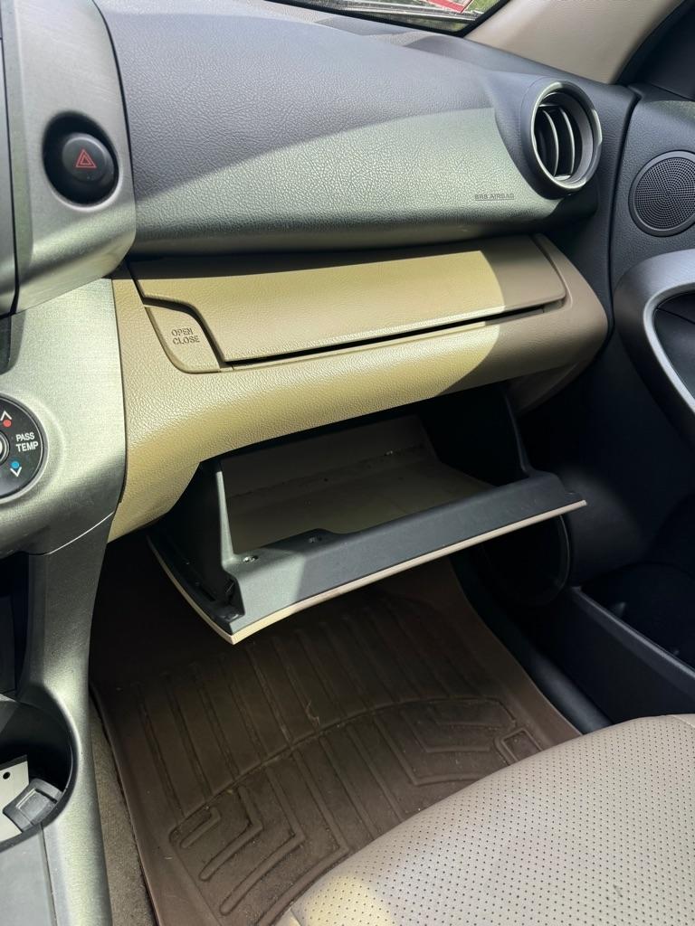 Toyota RAV4 4WD 4dr I4 Limited (Natl) 2012