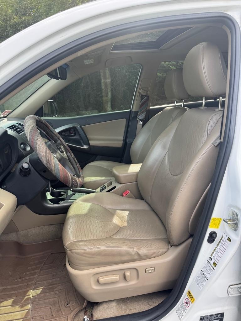 Toyota RAV4 4WD 4dr I4 Limited (Natl) 2012