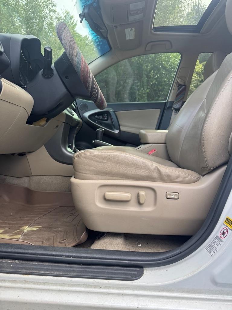 Toyota RAV4 4WD 4dr I4 Limited (Natl) 2012