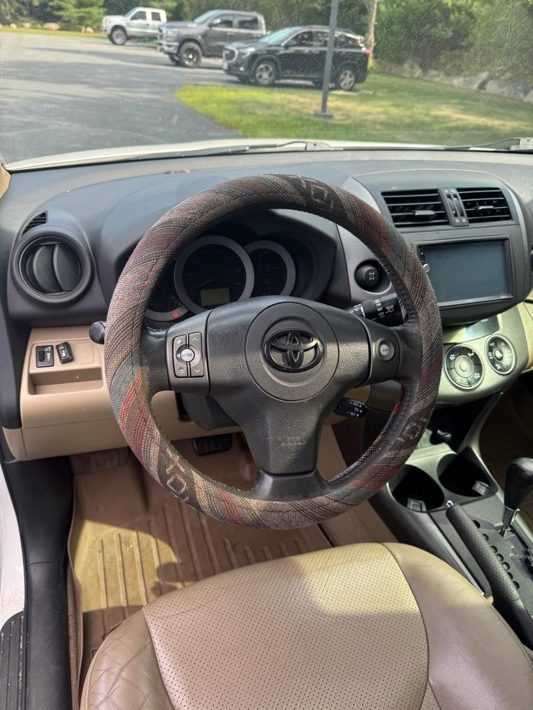 Toyota RAV4 4WD 4dr I4 Limited (Natl) 2012