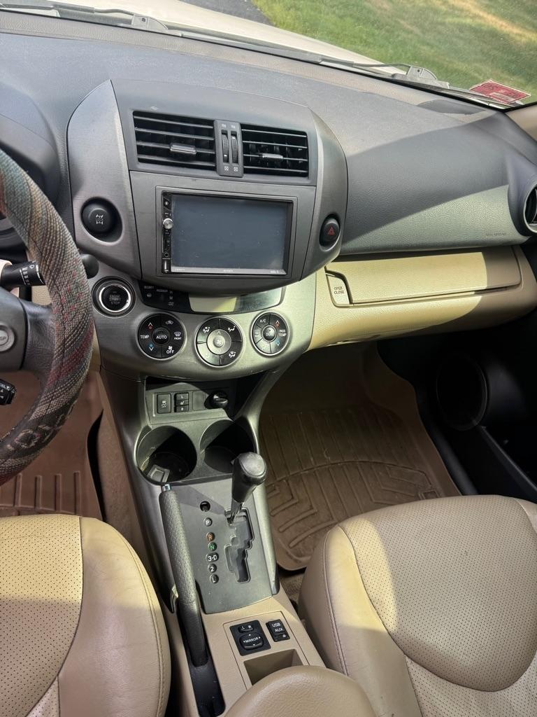 Toyota RAV4 4WD 4dr I4 Limited (Natl) 2012