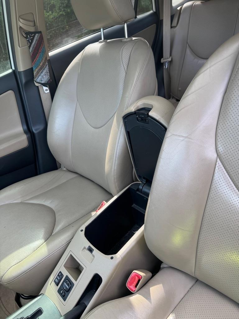 Toyota RAV4 4WD 4dr I4 Limited (Natl) 2012