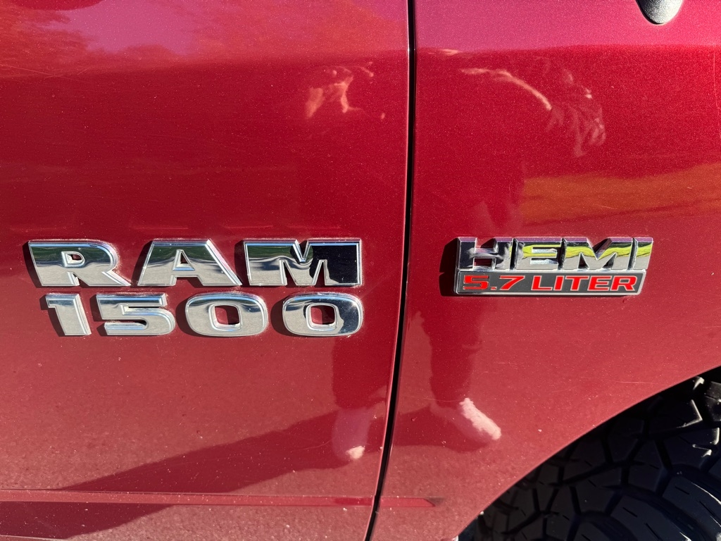 RAM 1500 Express 4x4 Regular Cab 6'4" Box 2017 RAM 1500 Express 4x4 Regular Cab 6'4" Box 2017