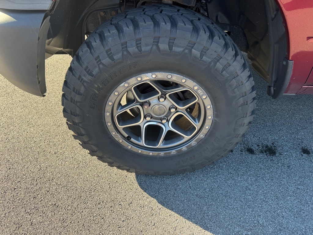 RAM 1500 Express 4x4 Regular Cab 6'4" Box 2017 RAM 1500 Express 4x4 Regular Cab 6'4" Box 2017