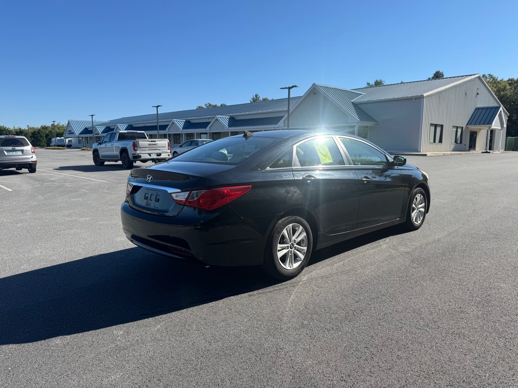 2013 Hyundai Sonata GLS photo 2