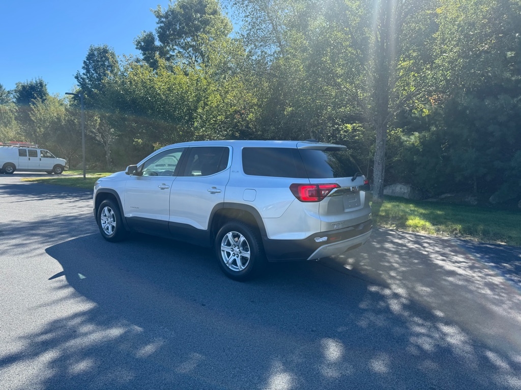 2017 Gmc Acadia SLE photo 3