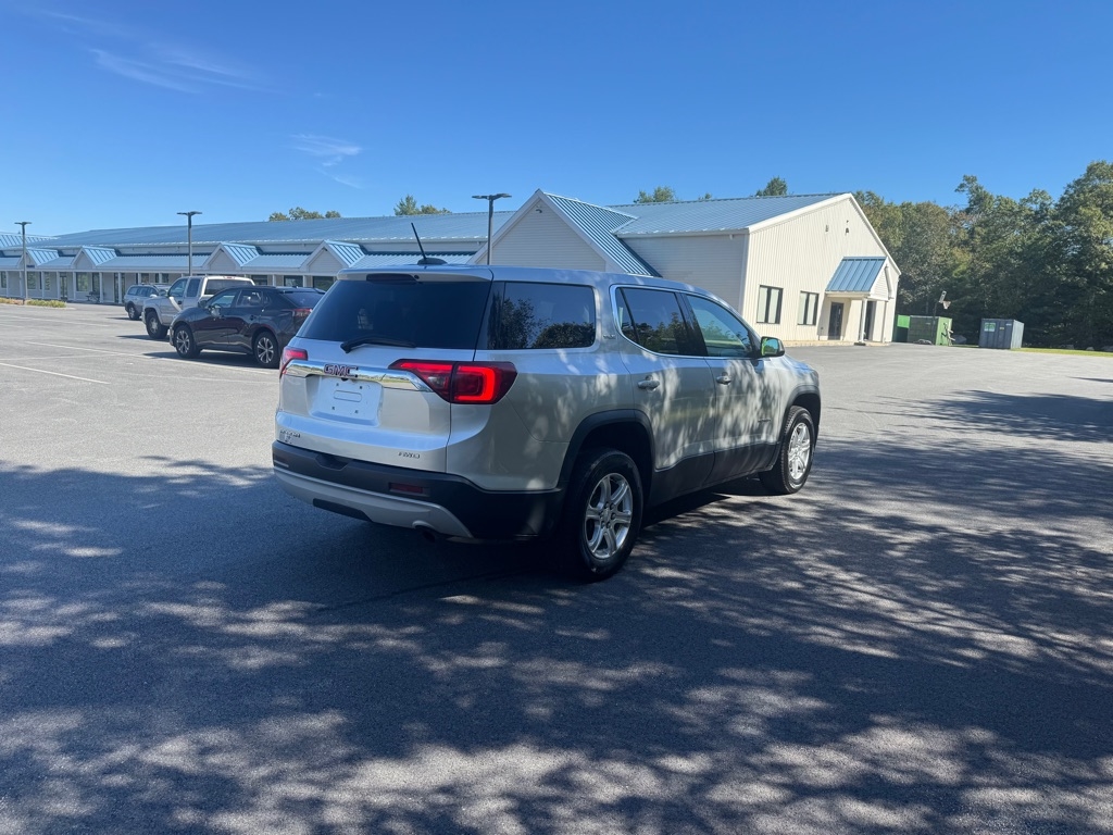 2017 Gmc Acadia SLE photo 4