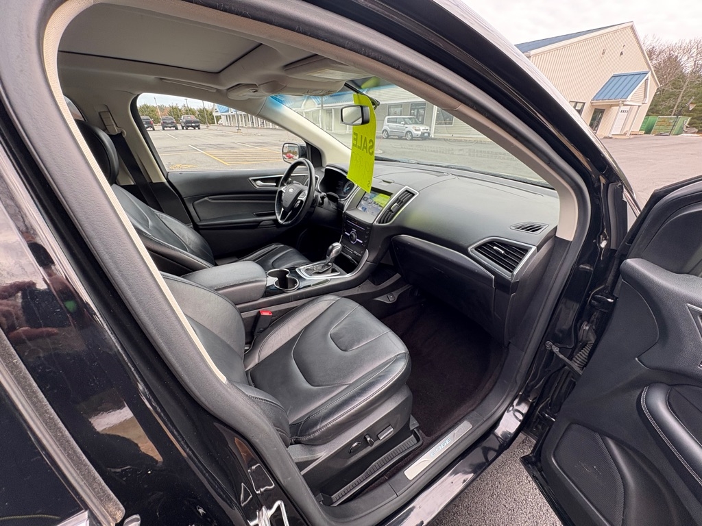 Ford Edge 4dr Titanium AWD 2016