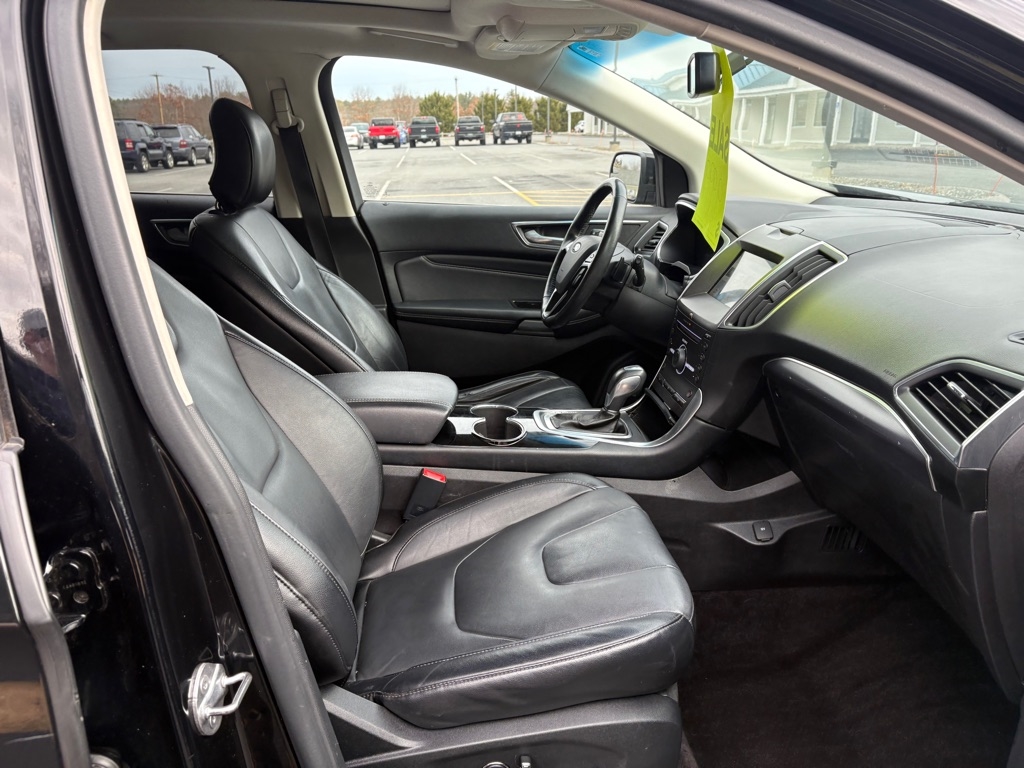 Ford Edge 4dr Titanium AWD 2016