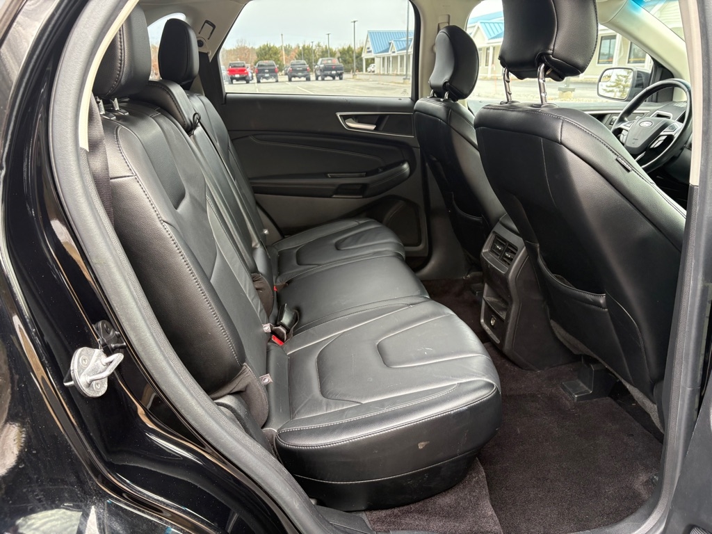 Ford Edge 4dr Titanium AWD 2016