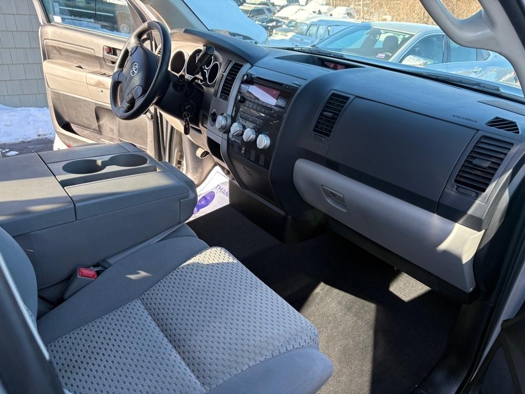 Toyota Tundra 4WD Truck Double Cab 4.6L V8 6-Spd AT (Natl) 2012