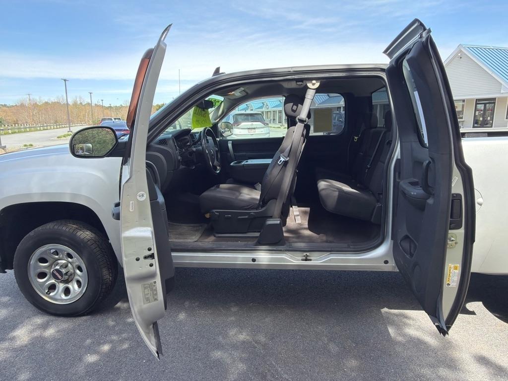 GMC Sierra 1500 2WD Ext Cab 143.5" SLE 2010