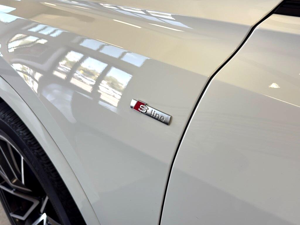 Audi Q8 Prestige 55 TFSI quattro 2019 Audi Q8 Prestige 55 TFSI quattro 2019