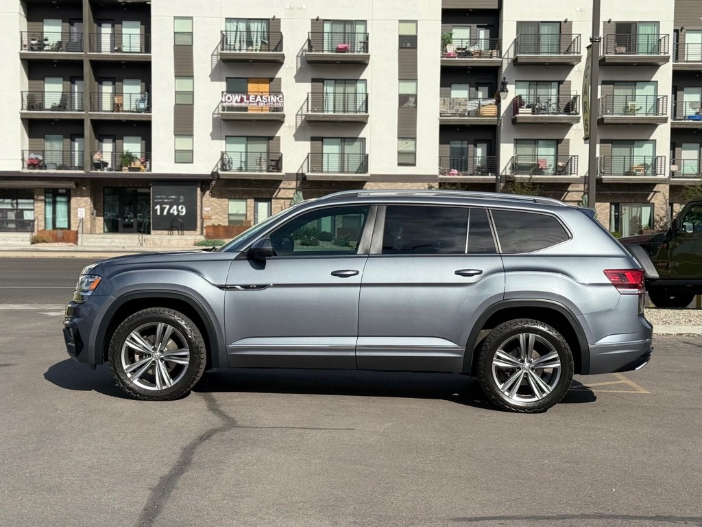 Volkswagen Atlas 3.6L V6 SEL R-Line 4MOTION 2019 Volkswagen Atlas 3.6L V6 SEL R-Line 4MOTION 2019
