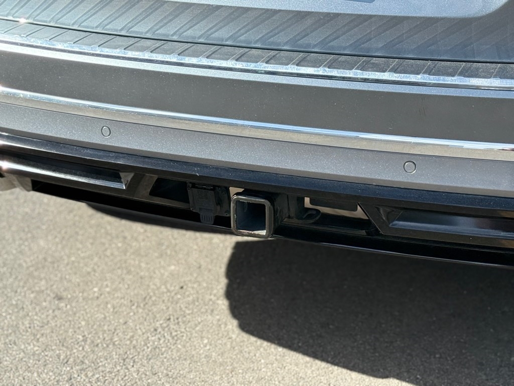 Volkswagen Atlas 3.6L V6 SEL R-Line 4MOTION 2019 Volkswagen Atlas 3.6L V6 SEL R-Line 4MOTION 2019
