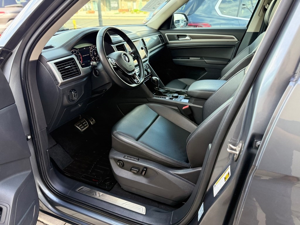 Volkswagen Atlas 3.6L V6 SEL R-Line 4MOTION 2019 Volkswagen Atlas 3.6L V6 SEL R-Line 4MOTION 2019