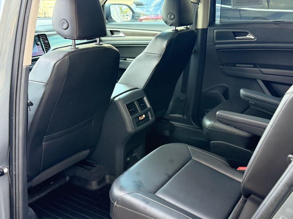 Volkswagen Atlas 3.6L V6 SEL R-Line 4MOTION 2019 Volkswagen Atlas 3.6L V6 SEL R-Line 4MOTION 2019