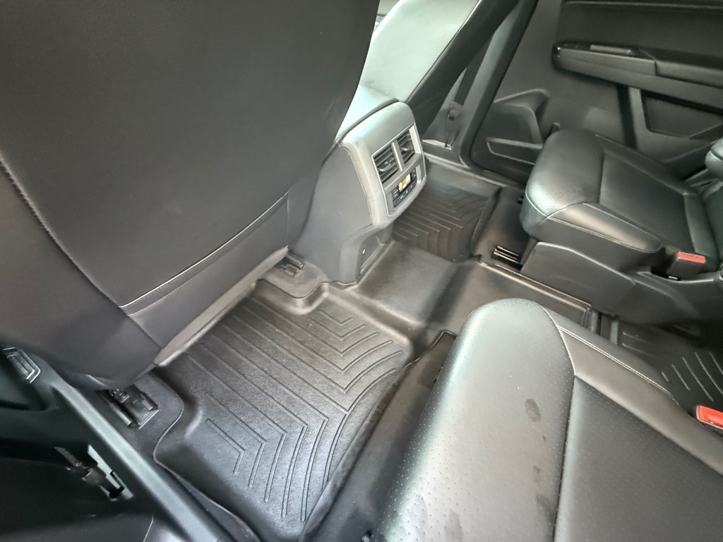 Volkswagen Atlas 3.6L V6 SEL R-Line 4MOTION 2019 Volkswagen Atlas 3.6L V6 SEL R-Line 4MOTION 2019