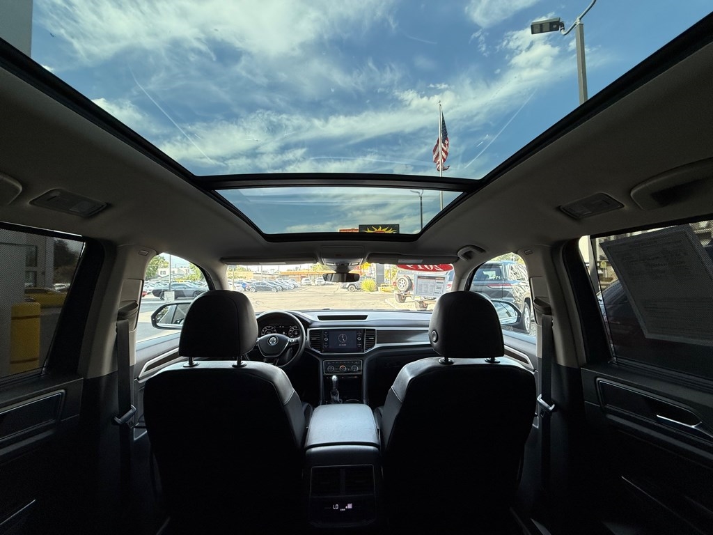 Volkswagen Atlas 3.6L V6 SEL R-Line 4MOTION 2019 Volkswagen Atlas 3.6L V6 SEL R-Line 4MOTION 2019